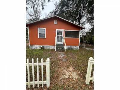 Home For Sale in Newberry, Florida