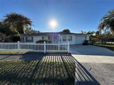 Home For Sale in Deltona, Florida