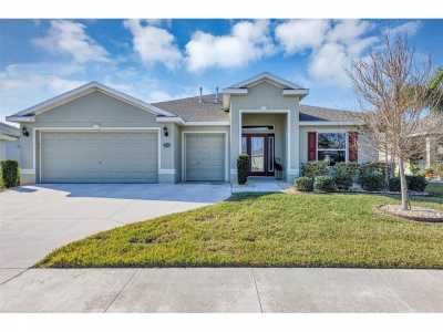 Home For Sale in Leesburg, Florida