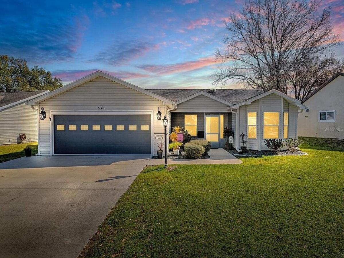 Picture of Home For Sale in Lady Lake, Florida, United States