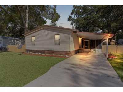 Home For Sale in Summerfield, Florida