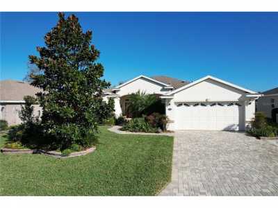 Home For Sale in Leesburg, Florida