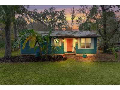 Home For Sale in Lake Panasoffkee, Florida