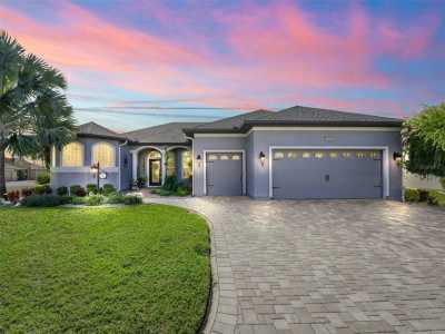 Home For Sale in Summerfield, Florida