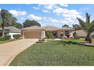 Home For Sale in Lady Lake, Florida