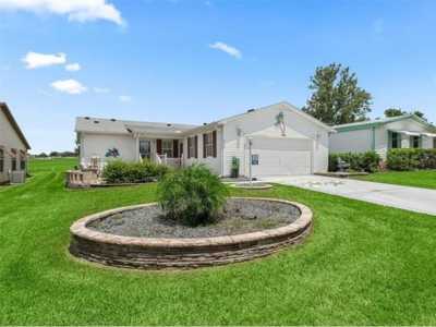 Home For Sale in Lady Lake, Florida