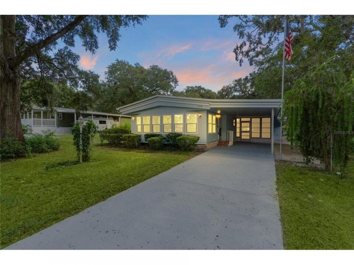 Picture of Home For Sale in Lady Lake, Florida, United States