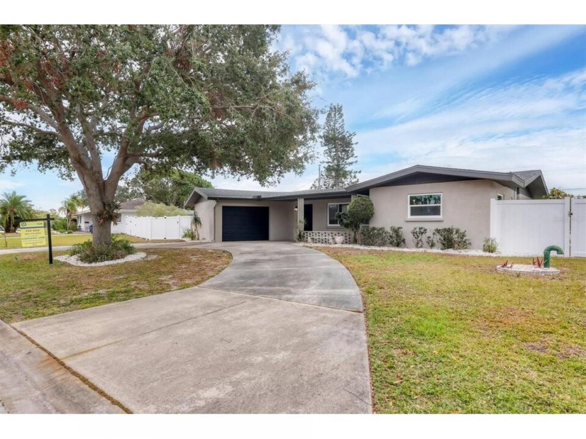 Picture of Home For Sale in Sarasota, Florida, United States