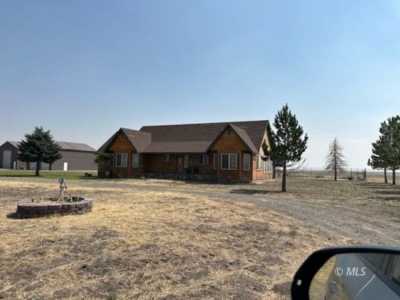 Home For Sale in Cedarville, California