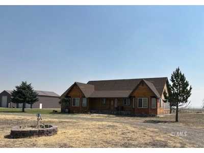 Home For Sale in Cedarville, California