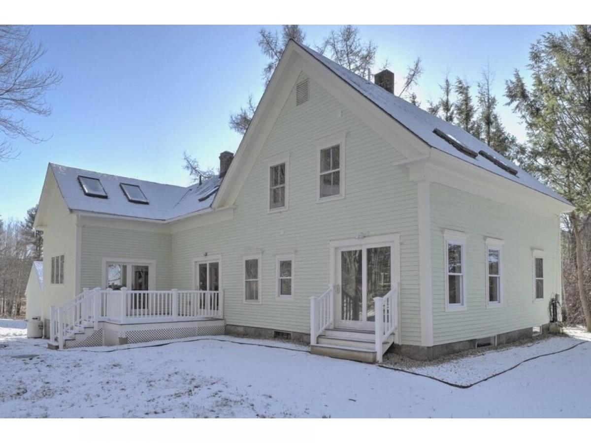 Picture of Home For Sale in Swanzey, New Hampshire, United States