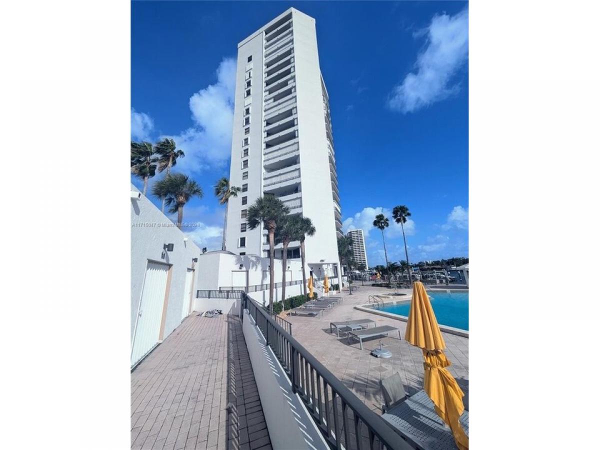 Picture of Home For Sale in Hallandale Beach, Florida, United States