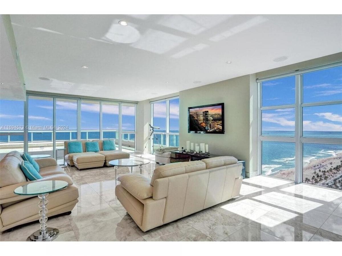 Picture of Home For Sale in Fort Lauderdale, Florida, United States