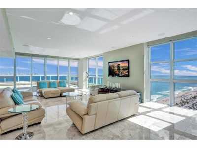 Home For Sale in Fort Lauderdale, Florida