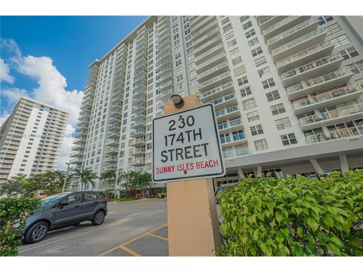 Picture of Home For Sale in Sunny Isles Beach, Florida, United States