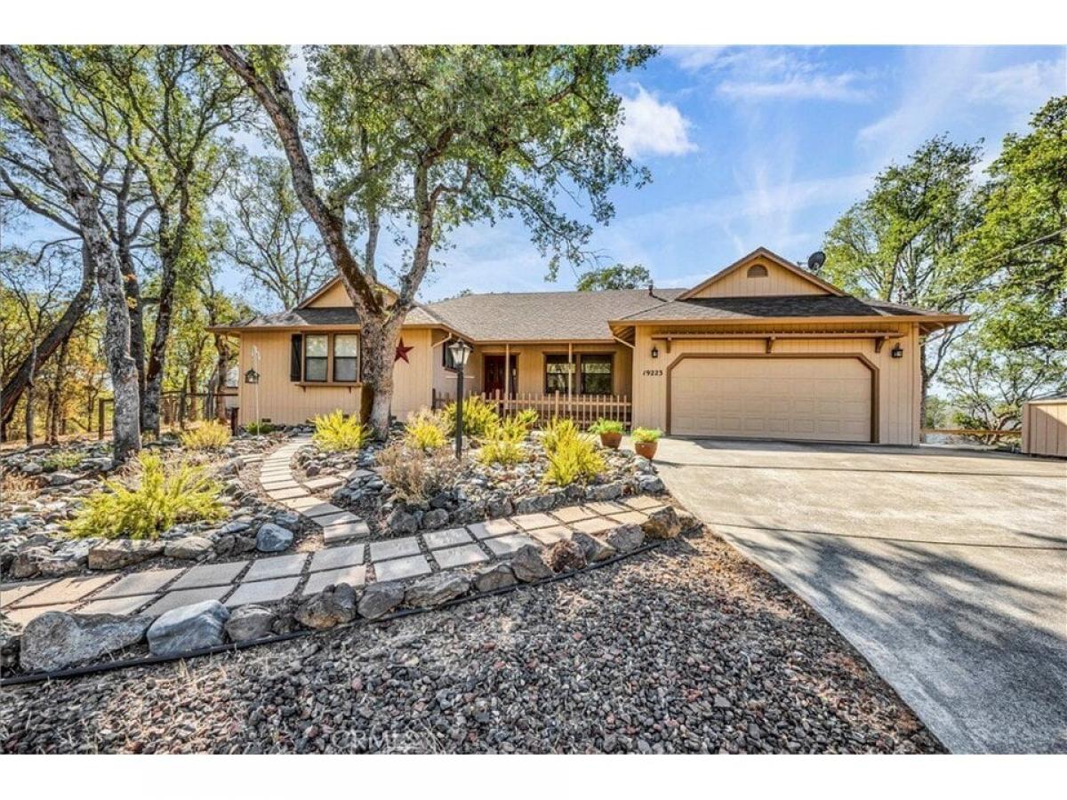 Picture of Home For Sale in Hidden Valley Lake, California, United States