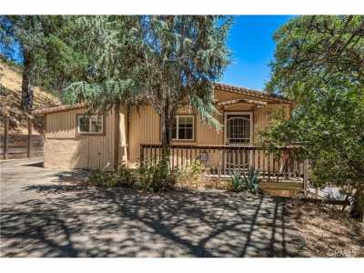 Home For Sale in Clearlake Oaks, California