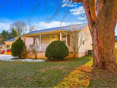 Home For Sale in Russellville, Tennessee