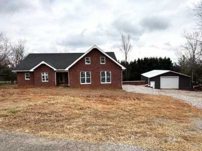 Home For Sale in Dandridge, Tennessee