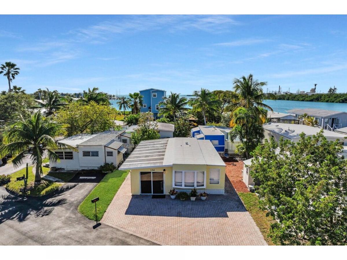 Picture of Home For Sale in Stock Island, Florida, United States