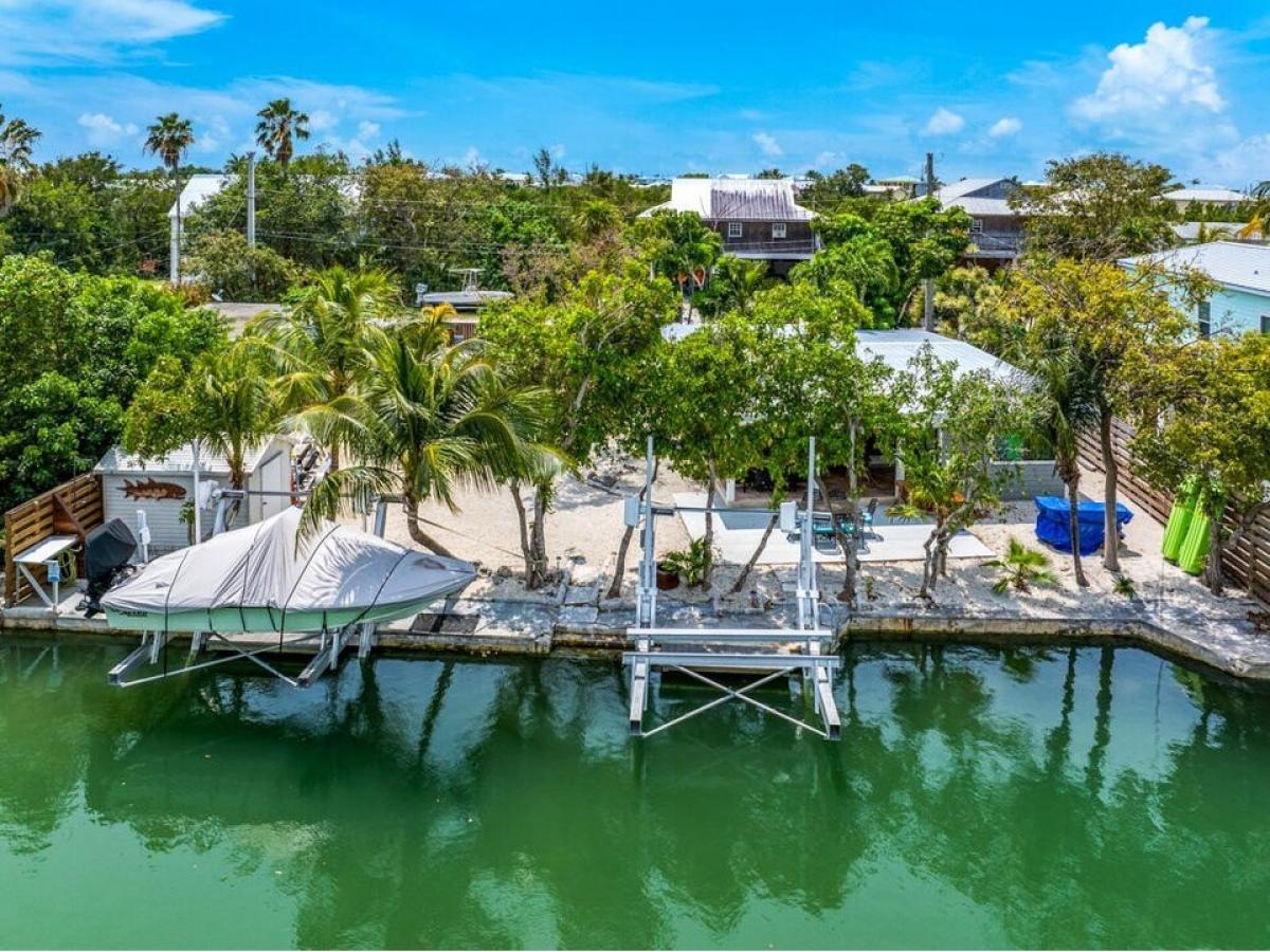 Picture of Home For Sale in Summerland Key, Florida, United States