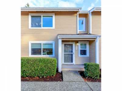 Home For Sale in Des Moines, Washington