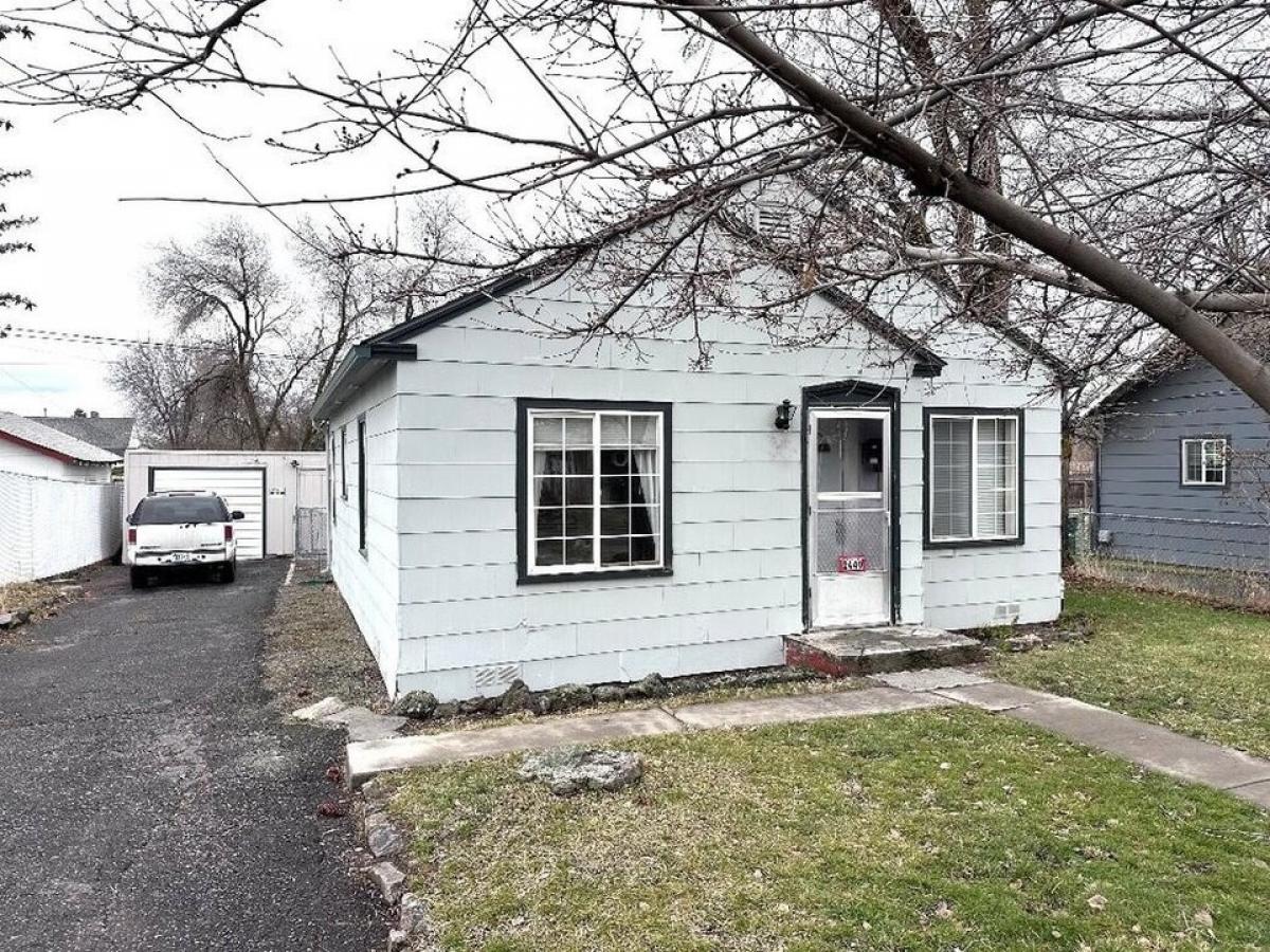 Picture of Home For Sale in Klamath Falls, Oregon, United States