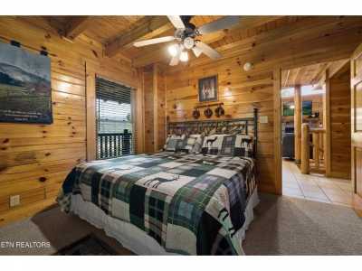 Home For Sale in Pigeon Forge, Tennessee