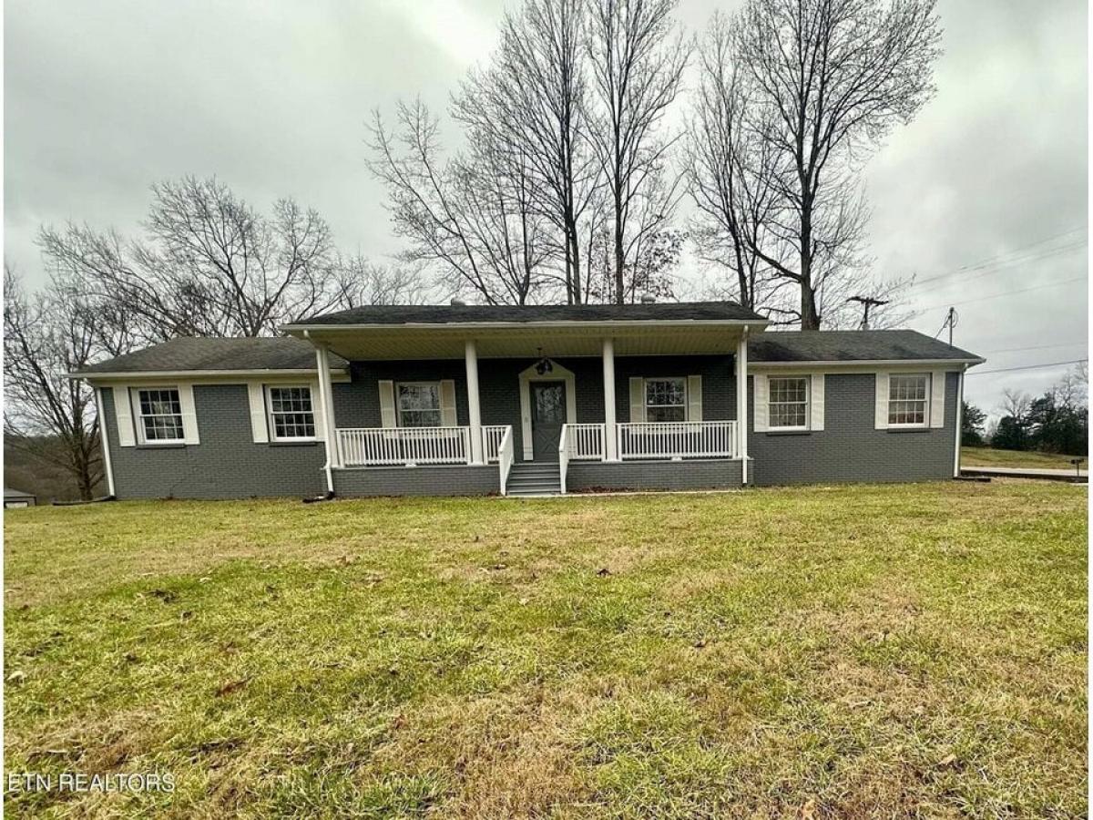 Picture of Home For Sale in Byrdstown, Tennessee, United States