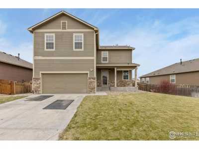 Home For Sale in Lochbuie, Colorado