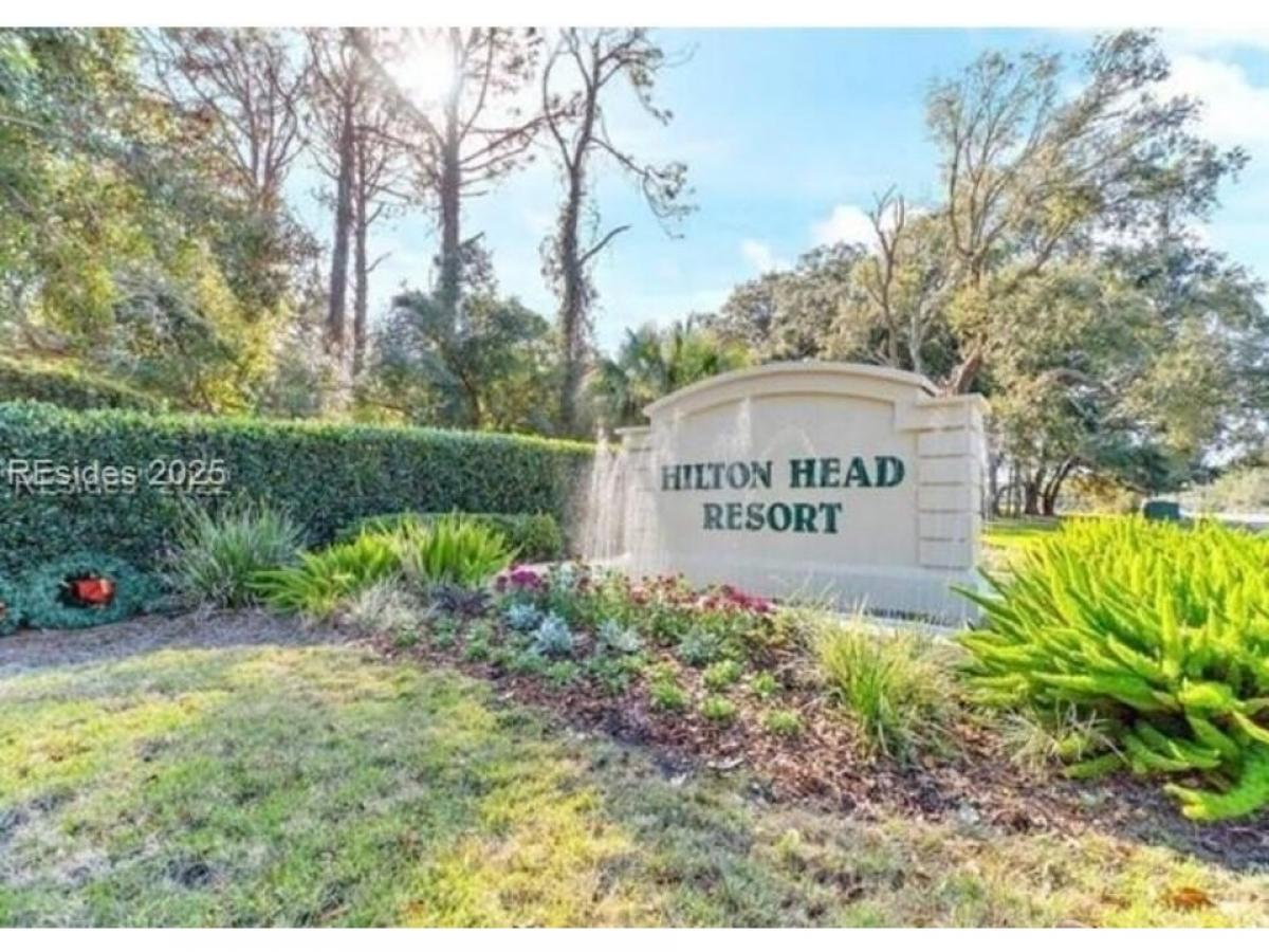 Picture of Home For Sale in Hilton Head Island, South Carolina, United States