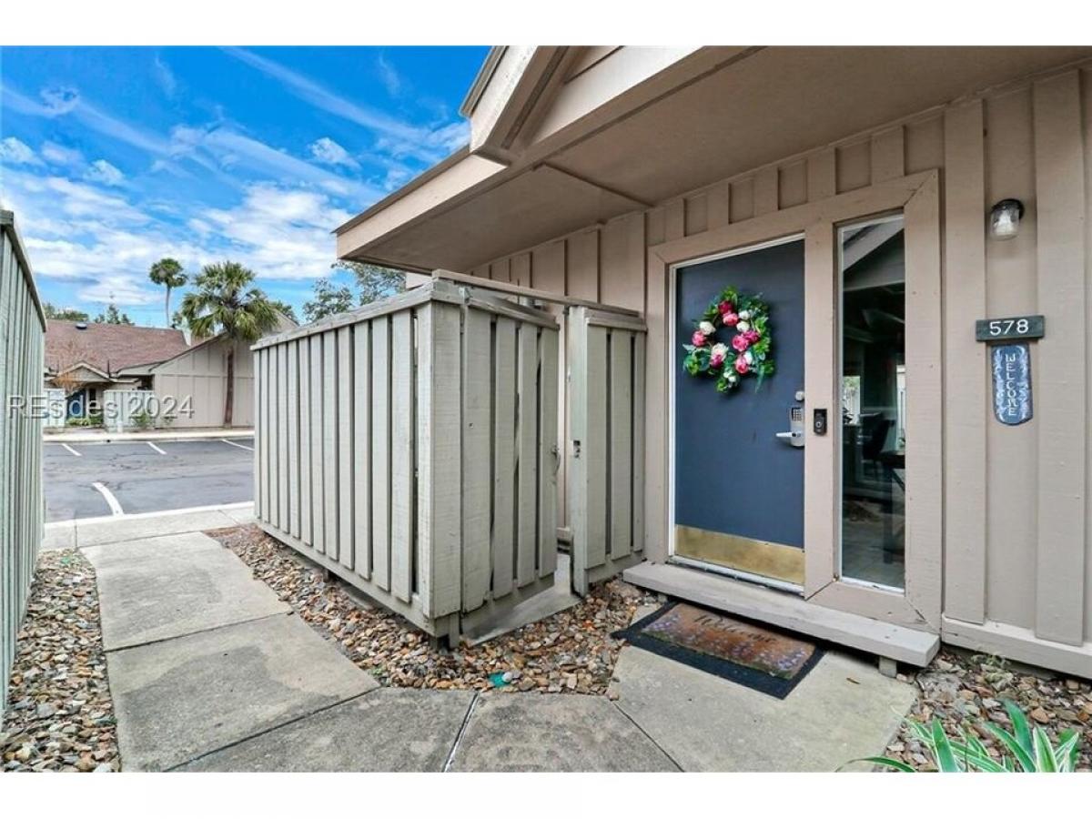 Picture of Home For Sale in Hilton Head Island, South Carolina, United States