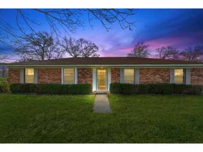 Home For Sale in Huntsville, Texas