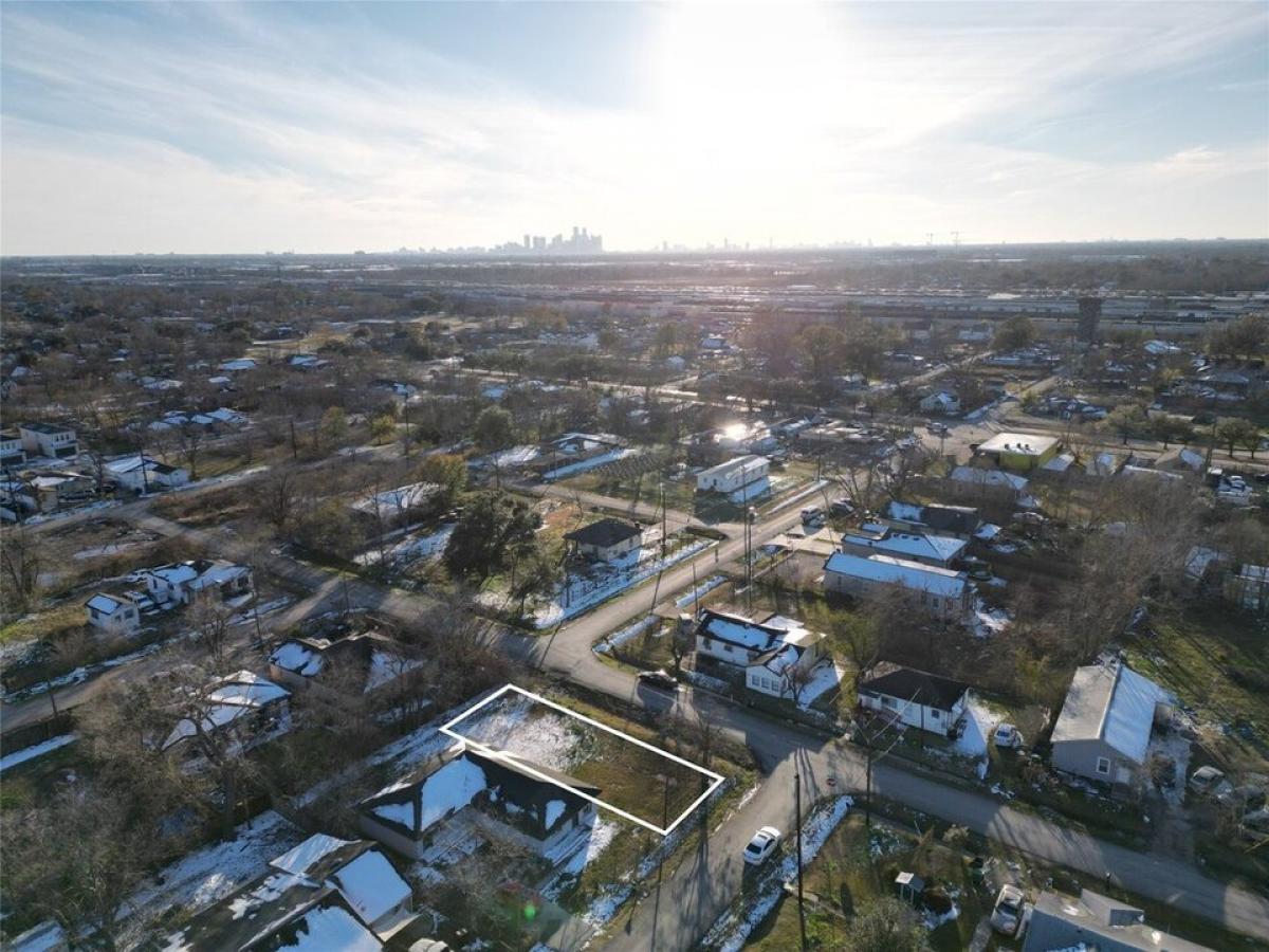 Picture of Residential Land For Sale in Houston, Texas, United States