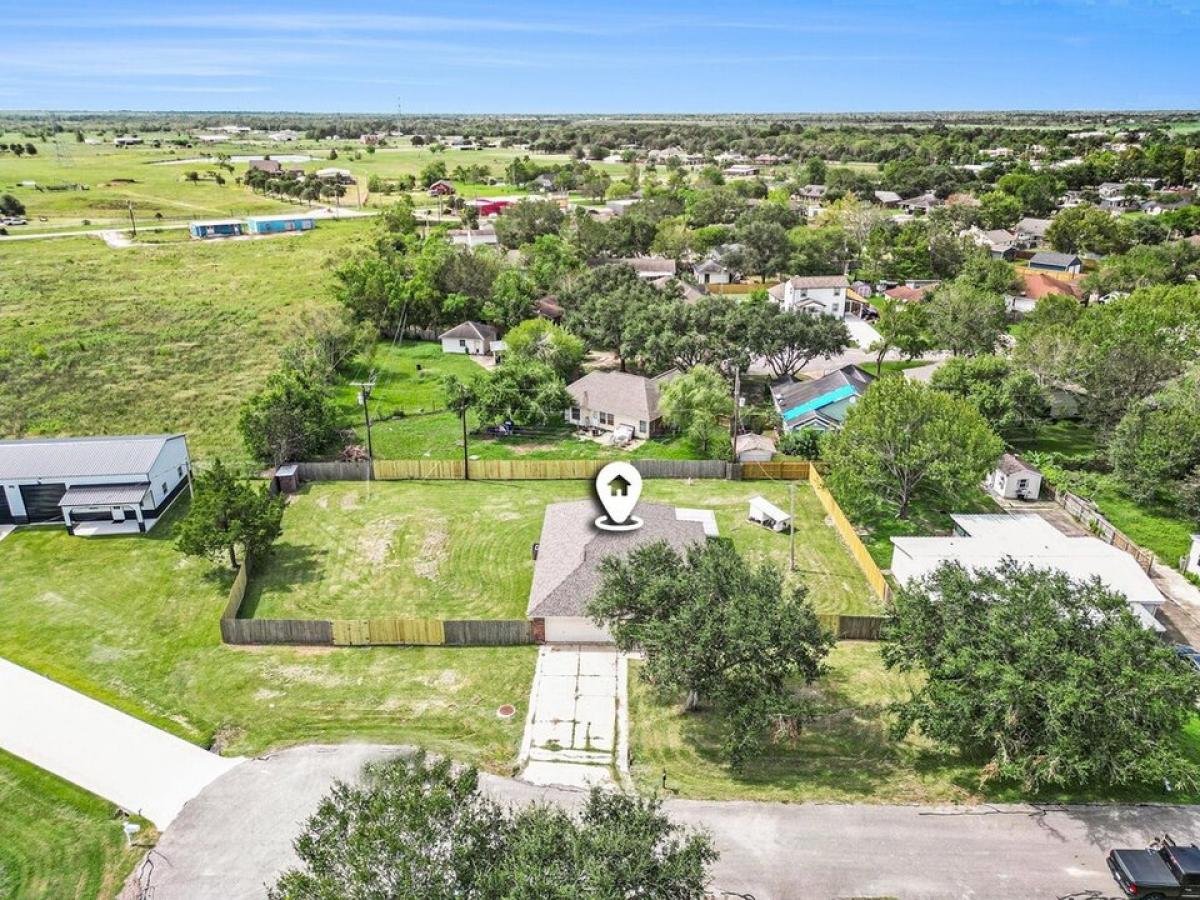 Picture of Home For Sale in Alvin, Texas, United States