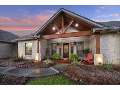 Home For Sale in Montgomery, Texas