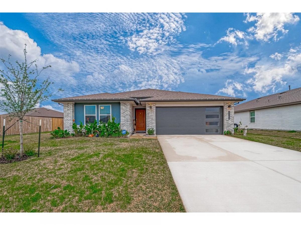 Picture of Home For Sale in Rosharon, Texas, United States