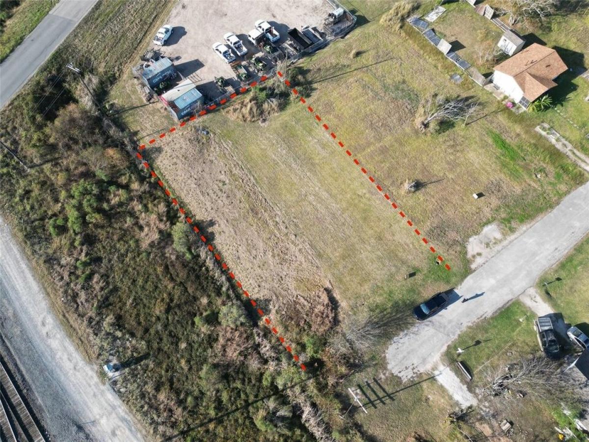 Picture of Residential Land For Sale in Freeport, Texas, United States