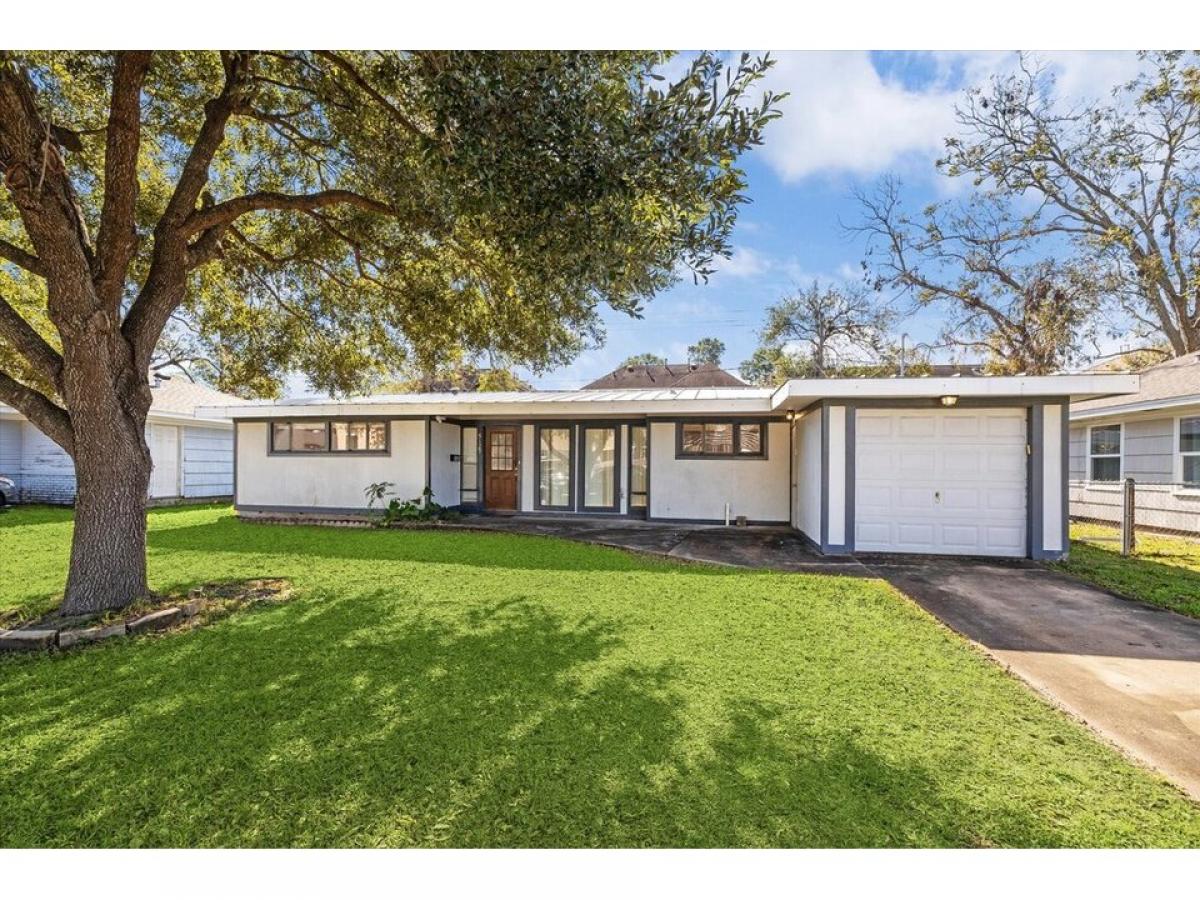 Picture of Home For Rent in Bellaire, Texas, United States