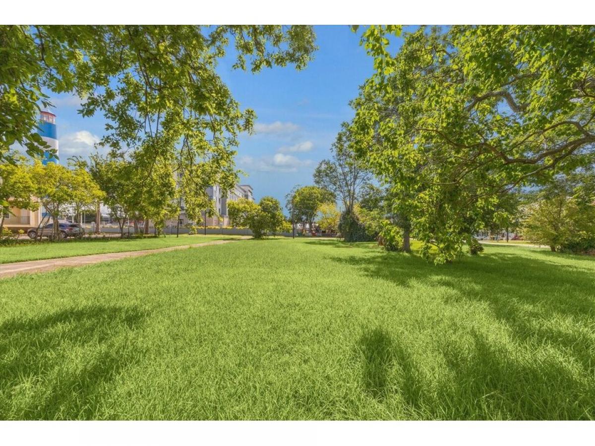 Picture of Residential Land For Sale in Kemah, Texas, United States