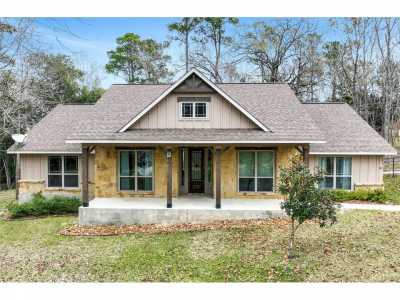 Home For Sale in Coldspring, Texas