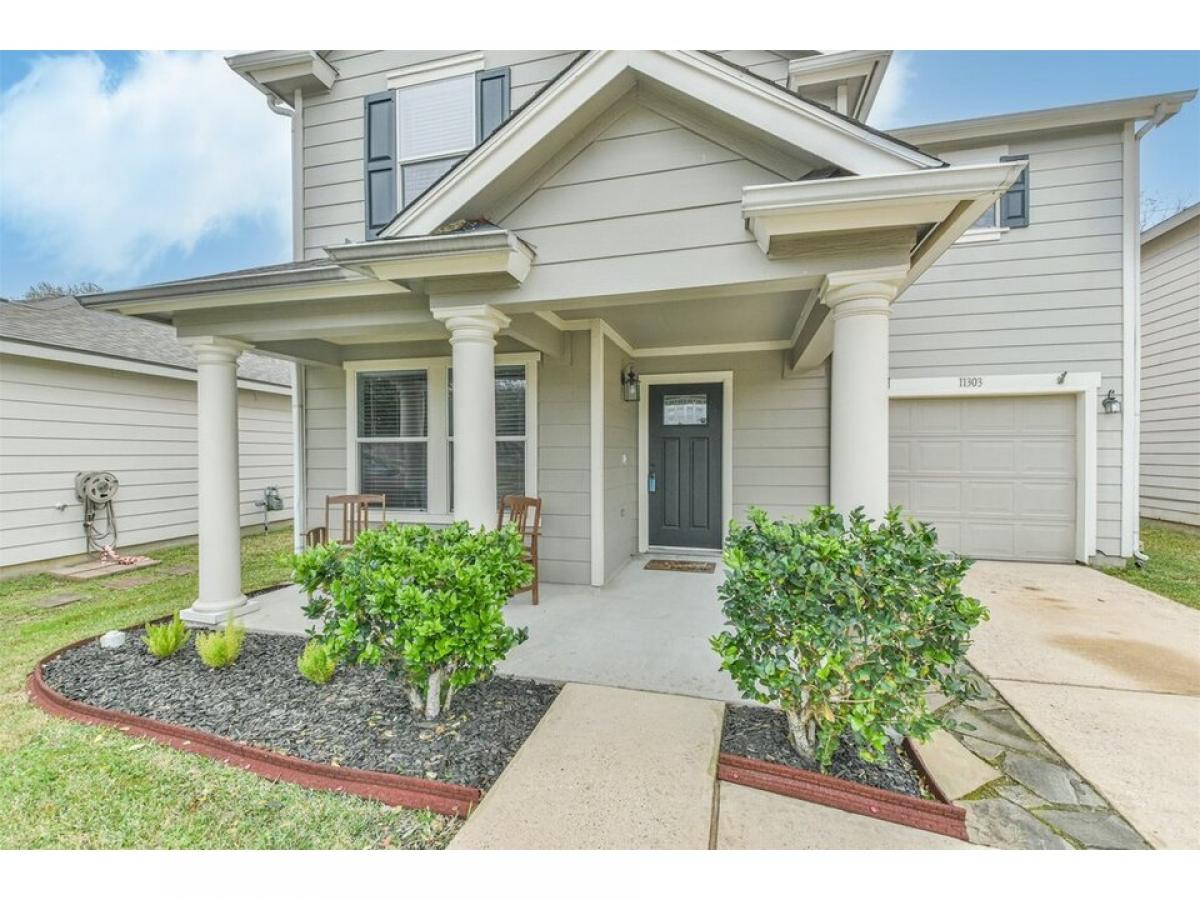 Picture of Home For Sale in Tomball, Texas, United States