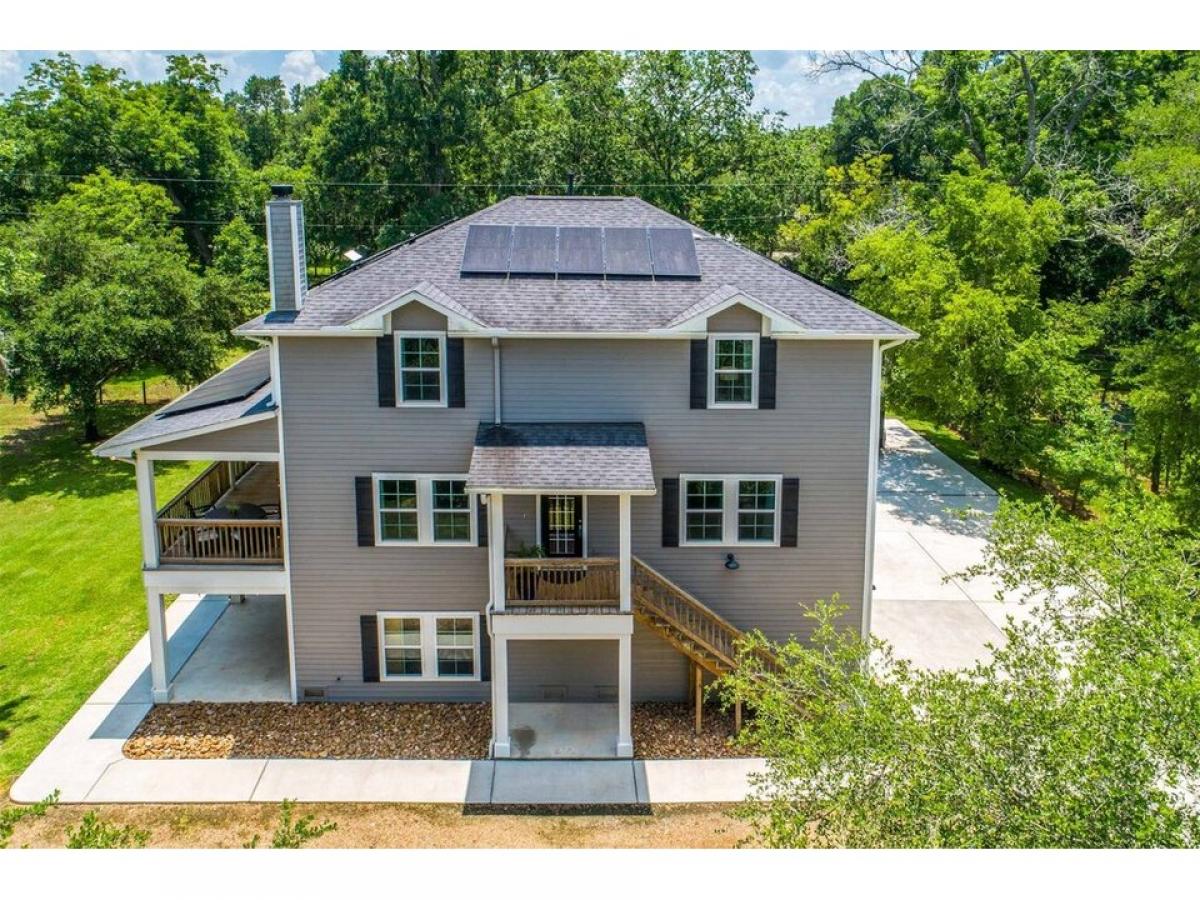 Picture of Home For Sale in Simonton, Texas, United States