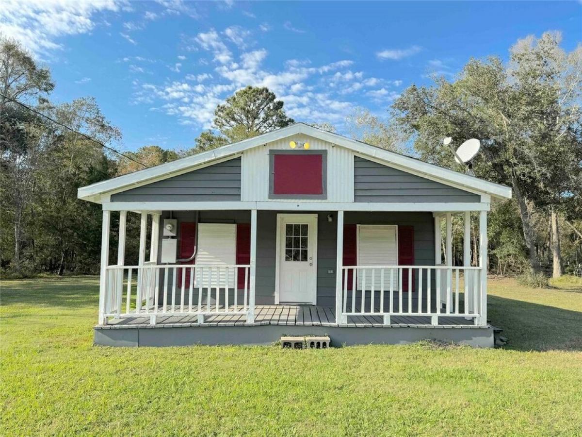 Picture of Home For Sale in Liverpool, Texas, United States