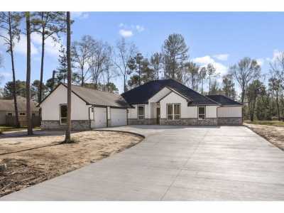 Home For Sale in Splendora, Texas