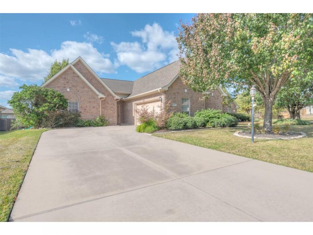 Picture of Home For Sale in Montgomery, Texas, United States