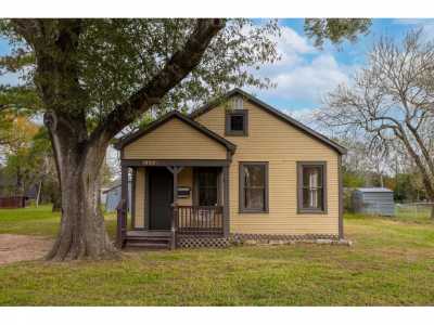 Home For Sale in Sealy, Texas