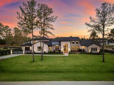 Home For Sale in Tomball, Texas