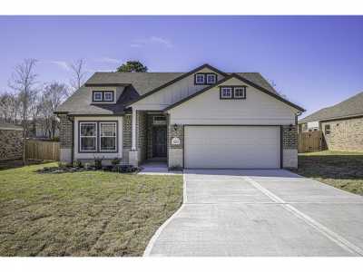 Home For Sale in Willis, Texas