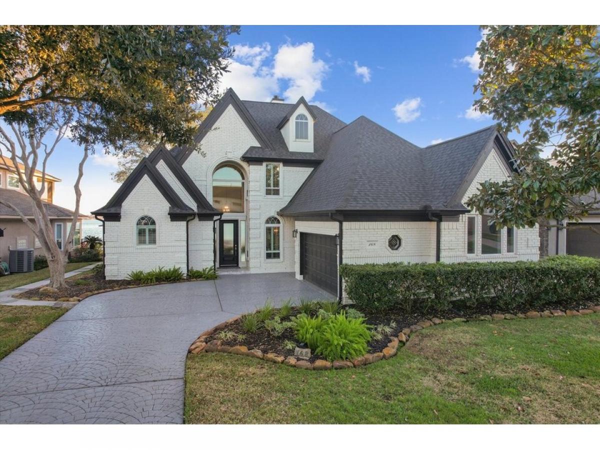 Picture of Home For Sale in Montgomery, Texas, United States